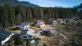 Expose Großes Baugrundstück in toller Ruhelage mit Altbestand