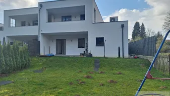 Expose Modernes Reihenhaus in Sipbachzell: Familienfreundliches Wohnen mit Naturblick!