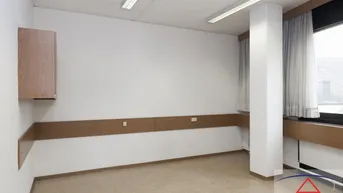 Expose Zentrale Lage mit Potenzial: Gewerbefläche! 