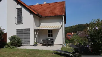 Expose NEUER PREIS: Tolle Doppelhaushälfte mit Garage in ruhiger und sonniger Lage in Katsdorf zu verkaufen!