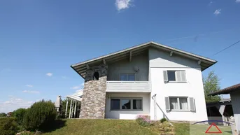 Expose Geräumiges Einfamilienhaus mit schönem Grund! 