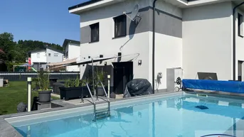 Expose Wunderschönes Traumhaus mit Pool in ruhiger Lage!