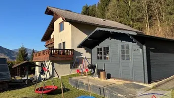 Expose Zweifamilienhaus mit viel Platz in Ruhelage!
