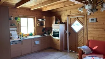 Expose Idylle pur: Blockhaus mit Gartenparadies!