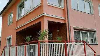 Expose Schönes Familienhaus mit Garten in Zentrumsnähe!