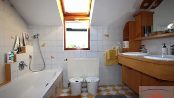 Expose Traumhafte Doppelhaushälfte für Familien in zentraler Lage zu verkaufen!
