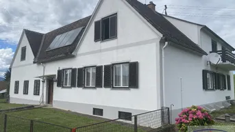 Expose Vierkanthof mit ca. 1 Hektar Grund in ruhiger Lage!