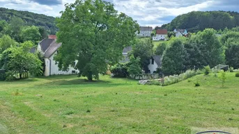 Expose Grundstück in Ruhelage und mit Aussicht!