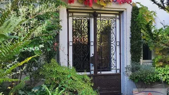 Expose Villa aus dem Jahr 1890 mit paradiesischen Gärten - mitten im Dorf!