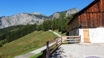 Expose Wunderschöne Aussichtslage - Verkaufe ca. 7 ha Wiese mit Baugrund! 