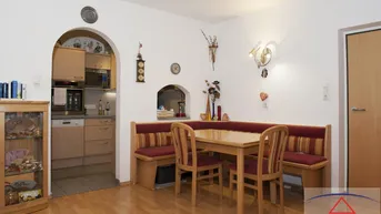 Expose NEUER PREIS: Tolle 3-Zimmer-Eigentumswohnung mit GARAGE in sehr begehrter Lage in Pinsdorf!
