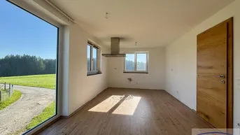 Expose Mehrfamilienhaus mit Potenzial in sonniger und ruhiger Lage mit schönem Fernblick!