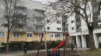 Expose Schöne geräumige 3-Zimmer-Wohnung mit Loggia Nähe Donaukanal, U4 u U6 ! Voll möbliert - Koffer packen und einziehen !!