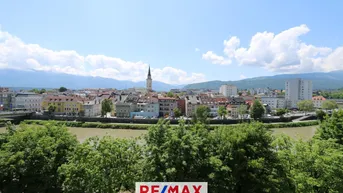 Expose Erste Lage! großzügige 5 Zimmer Wohnung mit Balkon und toller Aussicht