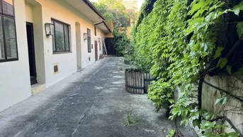 Expose Charmantes Winzerhaus mit geschichtsträchtigem Weinkeller und Rohdachboden - Gumpoldskirchen