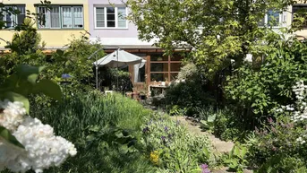 Expose Gut geschnittenes Reihenhaus im Split-Level mit blühendem Garten - Gumpoldskirchen