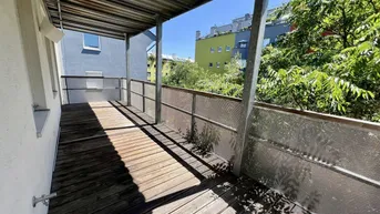 Expose Lichtdurchflutete 4-Zimmerwohnung mit hofseitigem Balkon mit Grünblick - 1030 Wien