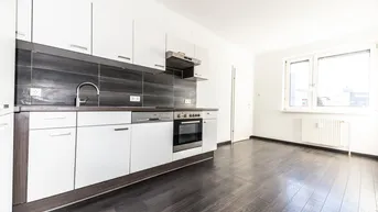 Expose OHNE PROVISON I TOP-SANIERT I XXL-BALKON I 4 ZIMMER I LENDPLATZ I SEHR HELL I RUHIG I HAUSTIERE WILLKOMMEN I PARKPLATZ I PROJEKT WOHNEN I