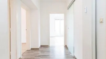Expose *MODERN SANIERT* I BALKON I ZENTRALE LAGE I CARPORT OPTIONAL I HAUSTIERE WILLKOMMEN I BODENEBENE DUSCHE I WG TAUGLICH I AB SOFORT VERFÜGBAR I PROJEKT WOHNEN I