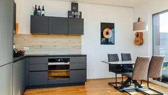 Expose SMART-LIVING I STYLISCHES PENTHOUSE I KLIMA I SONNENTERRASSE I OFFENE DESIGN-KÜCHE I ELEGANTES BAD MIT REGENDUSCHE I
