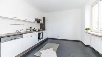 Expose I JETZT EINZIEHEN I HELLE RÄUME I ZENTRALE LAGE I STILVOLL SANIERT I DESIGNKÜCHE I WALK-IN DUSCHE I PROJEKT WOHNEN