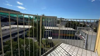 Expose AB SOFORT BEZIEHBAR I BAHNHOFNAHE LAGE I BALKON I WG-GEEIGNET I KOMPLETT SANIERT I 3. OG MIT LIFT I HAUSTIERFREUNDLICH I HELL &amp; FREUNDLICH I MODERNES BADEZIMMER MIT EBENERDIGE DUSCHE I PROJEKT WOHNEN I