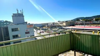 Expose HIGHLIGHT I 4. STOCK MIT LIFT I RENOVIERT I MODERNE DUSCHE I TOP-AUSGESTATTETE KÜCHE I ZENTRAL &amp; NÄHE BAHNHOF I HAUSTIERE WILLKOMMEN I STILVOLLES WOHNEN I DURCHDACHTER GRUNDRISS I PROJEKT WOHNEN