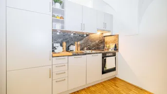 Expose 1 MONAT MIETFREI I AB SOFORT I XL-TERRASSE I TOP-KÜCHE I SEHR HELL &amp; RUHIG I BADEWANNE I WG TAUGLICH I MODERN SANIERT I LICHTDURCHFLUTET I SEHR ZENTRALE LAGE AM STADTPARK I