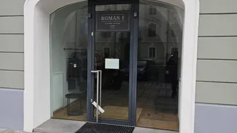 Expose GESCHÄFTSFLÄCHE AM WELSER STADTPLATZ - SOFORT VERFÜGBAR !!