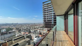 Expose Luxuriöses Wohnen mit grandioser Aussicht und Infinity Pool auf den Dach