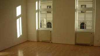 Expose 100m² Helle Stil-Altbauwohnung