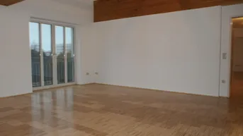 Expose Zentrale 4-Zimmer Dachgeschosswohnung 114,55 m² + 33 m² Terrasse