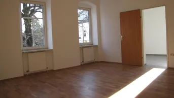 Expose 99,48m² 3,5-Zimmer Wohnung in zentraler Lage - Perfekt für WGs