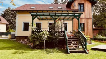 Expose Sommer, Sonne und ihr Schwimmteich! Schon jetzt vorsorgen! Neuwertige Villa in Toplage!