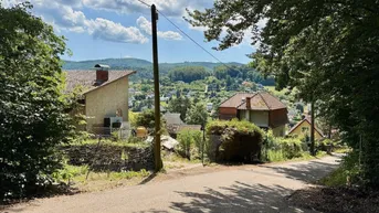 Expose Großes Baugrundstück in Südlage mit Fernblick