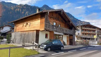 Expose Ehemaliges Knappenhaus am Eingang vom Zillertal