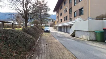 Expose Parkplatz am Mitterweg