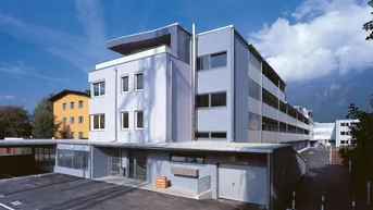 Expose Schöne Garçonnière mit TG-Platz