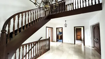 Expose Rarität (!) Großzügige Villa in Badener Bestlage am Mitterberg mit prächtigem Garten - zentrumsnahe (!)