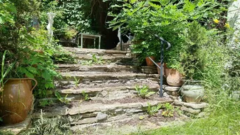Expose Haus mit kleinem Geschäftslokal und idyllischem Garten und Garagen- Kauf oder Tausch gegen Wohnung möglich!
