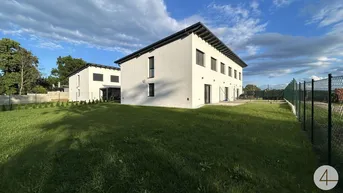 Expose Erstbezug - Modernes Reihenendhaus mit Luftwärmepumpe und Fußbodenheizung !