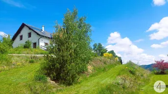 Expose Einfamilienhaus in ruhiger Lage - Bilderbuchaussicht!