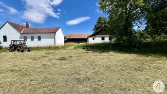 Expose 6 Minuten nach Geras - gut erhalten und teils renovierter Vierkanthof - großes Grundstück 2601m² - Brunnen am Grund