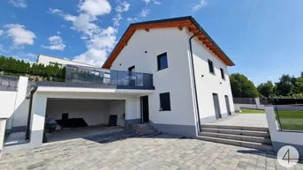 Expose Wohnhaus rund 141 m² + Doppel Garage 35 m2