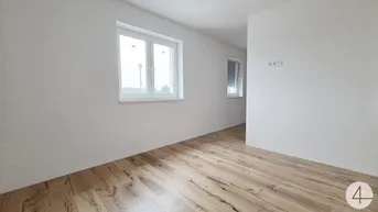 Expose Doppelhaushälfte mit 4 Stellplätze