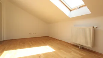 Expose SCHÖNE 2-ZIMMER DG WOHNUNG IM 10.!