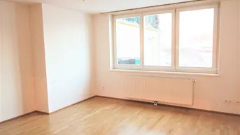 Expose HELLE 1-ZIMMER-WOHNUNG BEIM GELLERTPLATZ!