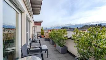 Expose Großzügige Dachgeschoßwohnung mit 5 Zimmern, traumhafte Dachterrasse und Loggia.