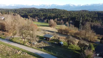 Expose Baugrundstück mit landwirtschaftlicher Fläche in ABSOLUTER RUHELAGE.