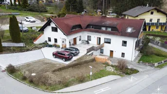 Expose Ein Haus, viele Möglichkeiten – Großzügiges Mehrparteienhaus in idyllischer Lage in Pusarnitz.